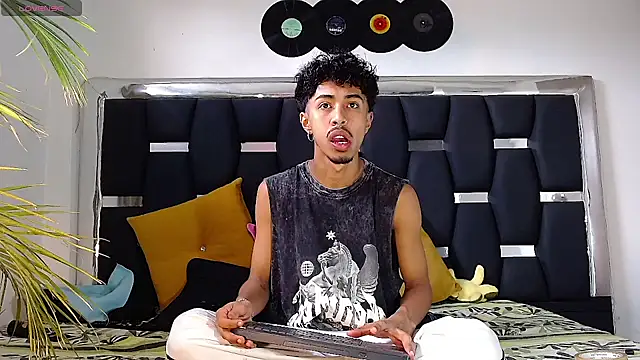 Snapshot of RyanRizzo chatting on 01/31/25, 03:33 RyanRizzo online show from 01/31/25, 03:33