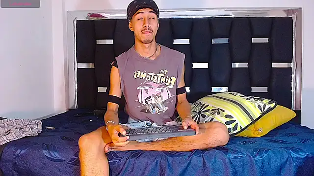 Snapshot of RyanRizzo chatting on 02/18/25, 05:21 RyanRizzo online show from 02/18/25, 05:21