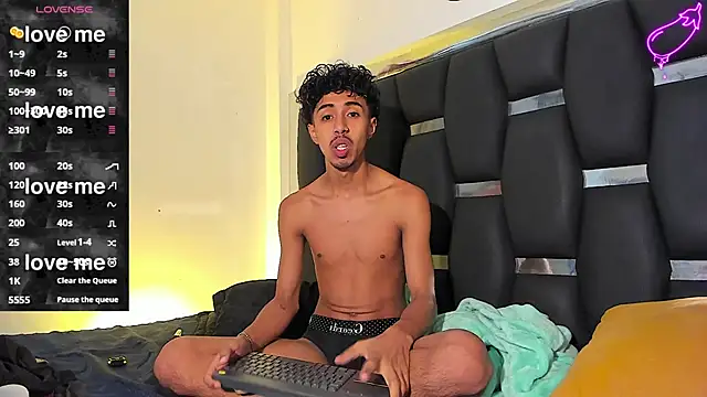 Snapshot of RyanRizzo chatting on 03/06/25, 01:35 RyanRizzo online show from 03/06/25, 01:35