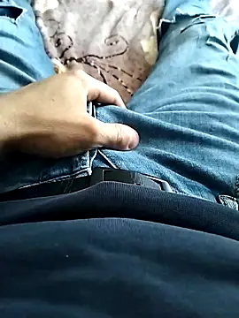 Snapshot of Mihneaaa chatting on 10/27/25, 12:53 Mihneaaa online show from 10/27/25, 12:53