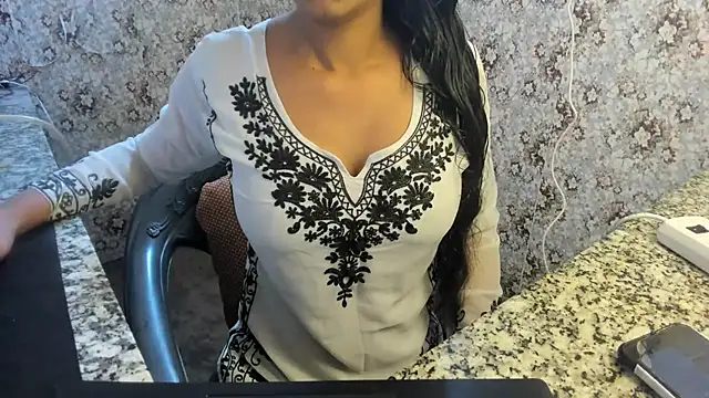 aarjulove online show from 02/10/25, 06:20