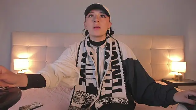 Zowi Hottiee online show from 02/05/25, 02:19