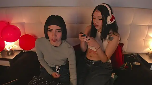 Zowi Hottiee online show from 02/14/25, 04:58