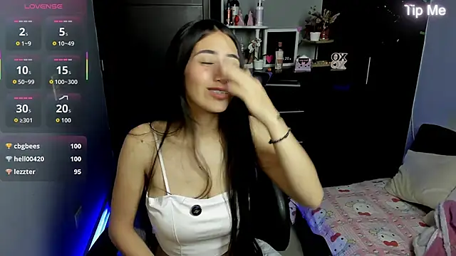 Snapshot of Emilytafur chatting on 05/18/26, 04:07 Emilytafur online show from 05/18/26, 04:07