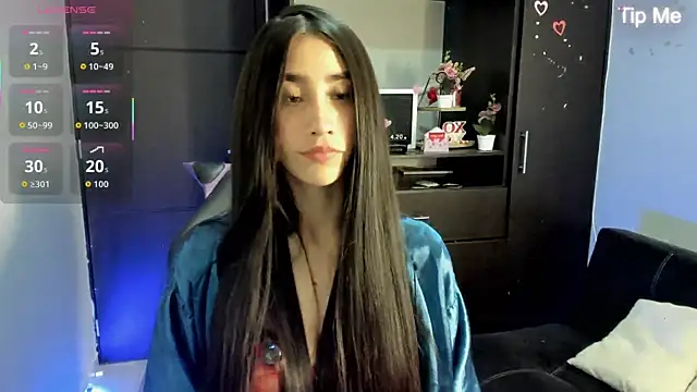 Snapshot of Emilytafur chatting on 06/22/26, 11:35 Emilytafur online show from 06/22/26, 11:35