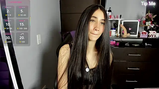 Snapshot of Emilytafur chatting on 07/11/26, 12:02 Emilytafur online show from 07/11/26, 12:02
