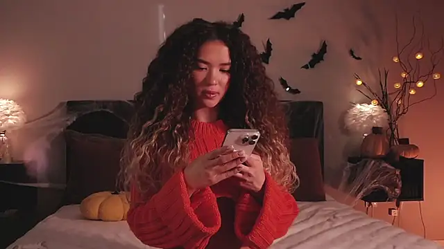 Denise Garciia online show from 10/29/25, 01:13