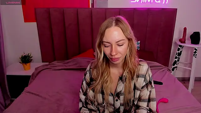 Diana Garrett online show from 10/05/25, 01:26