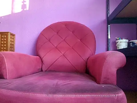 Snapshot of Josephine_LIVE chatting on 09/28/25, 04:01 Josephine LIVE online show from 09/28/25, 04:01