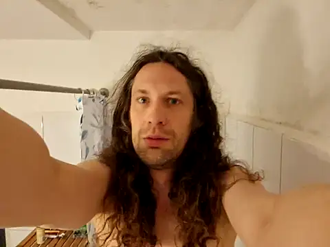 Snapshot of Josephine_LIVE chatting on 10/12/25, 06:01 Josephine LIVE online show from 10/12/25, 06:01