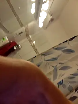 Snapshot of Josephine_LIVE chatting on 11/01/25, 03:58 Josephine LIVE online show from 11/01/25, 03:58