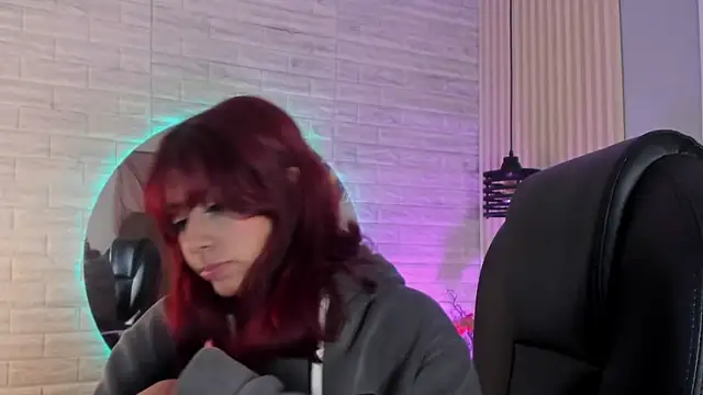 cloe  palmer online show from 12/05/24, 12:22