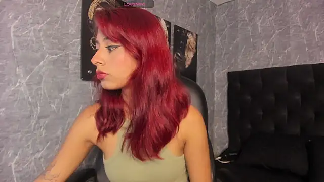 cloe  palmer online show from 02/12/25, 12:01