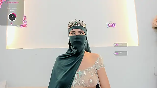 Snapshot of iiris_ chatting on 12/19/24, 11:50 iiris  online show from 12/19/24, 11:50