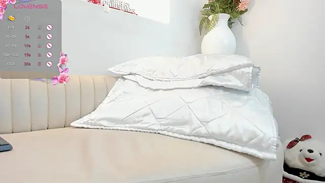 Snapshot of iiris_ chatting on 01/08/25, 03:07 iiris  online show from 01/08/25, 03:07