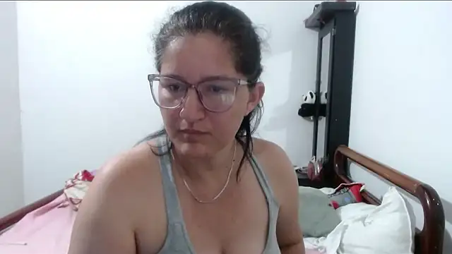 Angelinna Milf online show from 09/20/25, 12:33