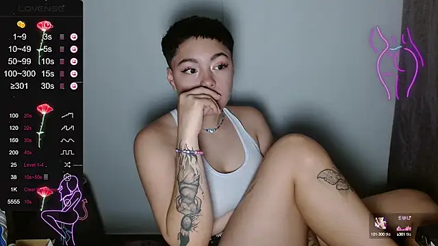 TRIXIE TANG28 online show from 03/07/25, 12:26