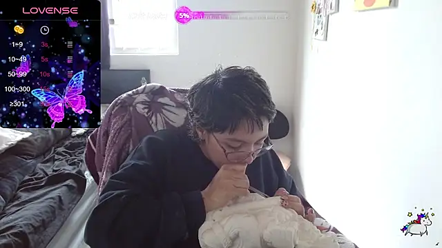 TRIXIE TANG28 online show from 11/16/25, 06:02