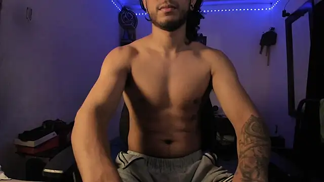 Snapshot of maxximus_100 chatting on 03/23/25, 08:48 maxximus 100 online show from 03/23/25, 08:48