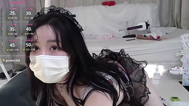 2hyun online show from 03/21/25, 11:12