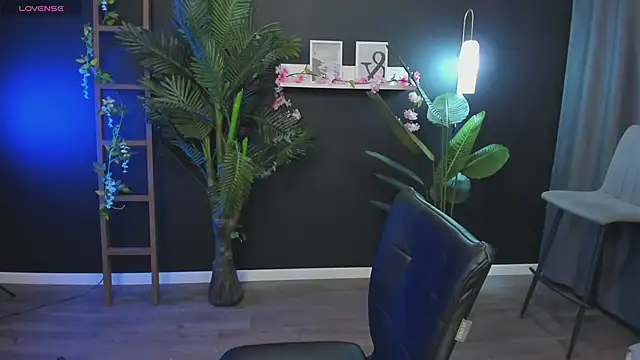 Snapshot of CassieCool chatting on 01/15/25, 08:37 CassieCool online show from 01/15/25, 08:37