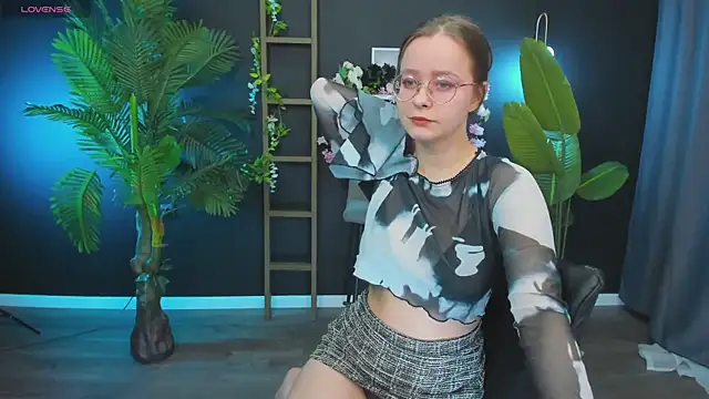 Snapshot of CassieCool chatting on 01/18/25, 08:30 CassieCool online show from 01/18/25, 08:30