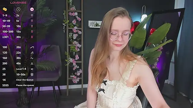 Snapshot of CassieCool chatting on 02/16/25, 01:36 CassieCool online show from 02/16/25, 01:36