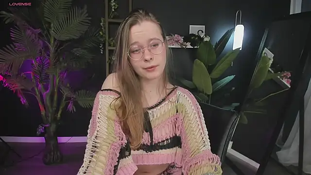 Snapshot of CassieCool chatting on 02/22/25, 08:31 CassieCool online show from 02/22/25, 08:31