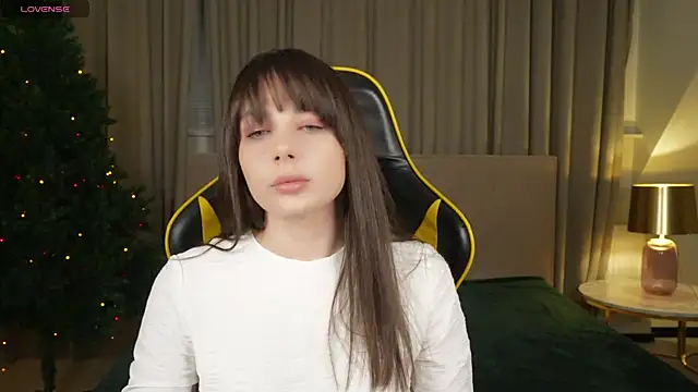 Snapshot of Alisa054 chatting on 12/14/24, 07:46 Alisa054 online show from 12/14/24, 07:46