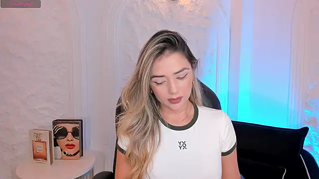 Snapshot of ChloePreston_ chatting on 05/19/26, 11:49 ChloePreston online show from 05/19/26, 11:49