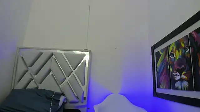 leslyylove online show from 12/17/24, 03:17