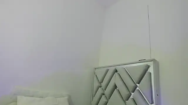 leslyylove online show from 02/28/25, 08:20