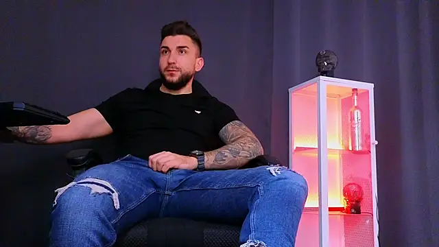 MightyAaron66 online show from 02/17/25, 03:04