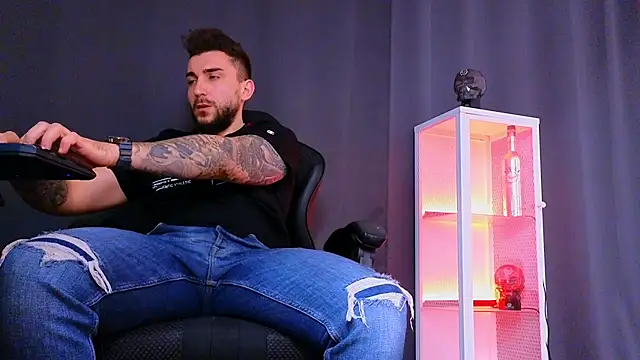 MightyAaron66 online show from 03/11/25, 04:43