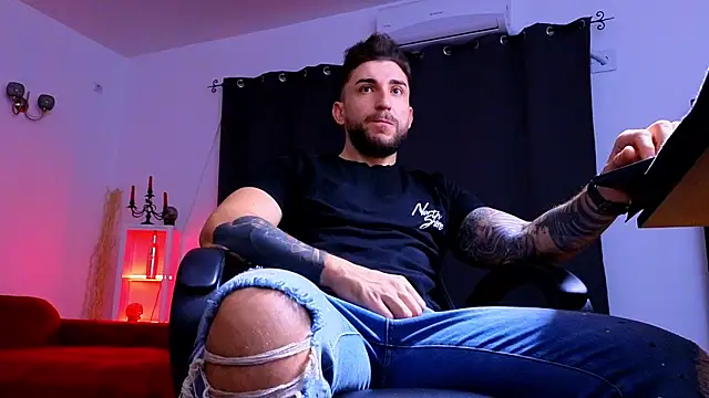 MightyAaron66 online show from 10/27/25, 04:38