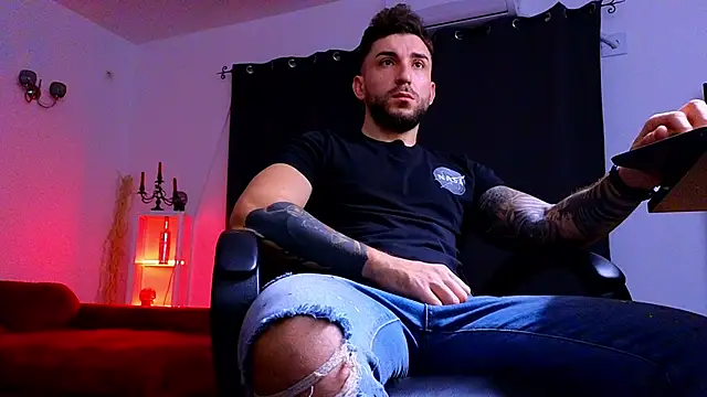 MightyAaron66 online show from 11/22/25, 03:49