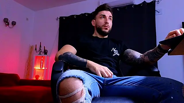 MightyAaron66 online show from 11/28/25, 03:53