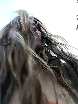 cuteluci  online show from 02/02/25, 12:02