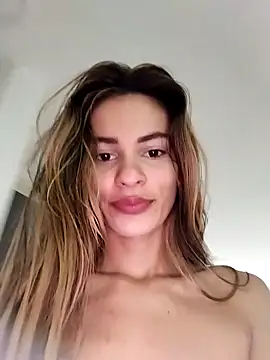 cuteluci  online show from 02/09/25, 12:19