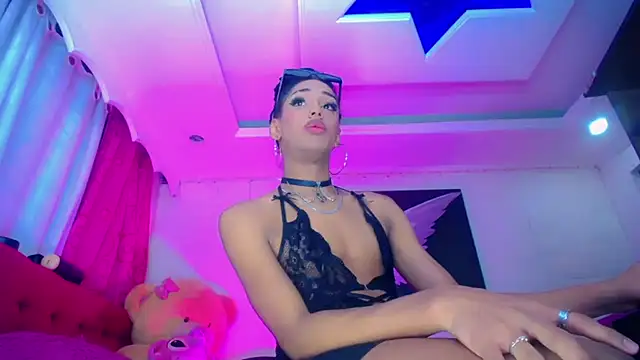 NahomiCamper online show from 12/22/25, 11:35