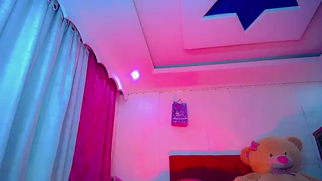 NahomiCamper online show from 04/17/26, 11:08