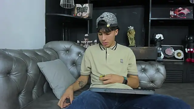 HeellBoy  online show from 10/11/25, 08:07