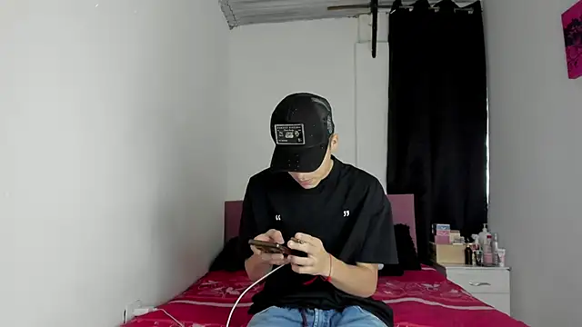 HeellBoy  online show from 03/18/26, 07:39