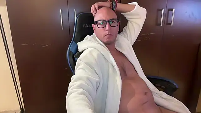 alanan881 online show from 11/26/25, 01:17