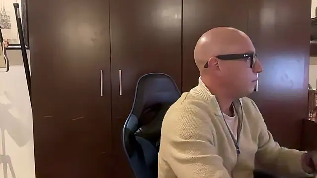 alanan881 online show from 01/15/26, 12:37