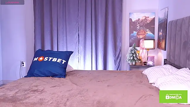 Snapshot of Tella_dream chatting on 12/15/24, 10:07 Tella dream online show from 12/15/24, 10:07