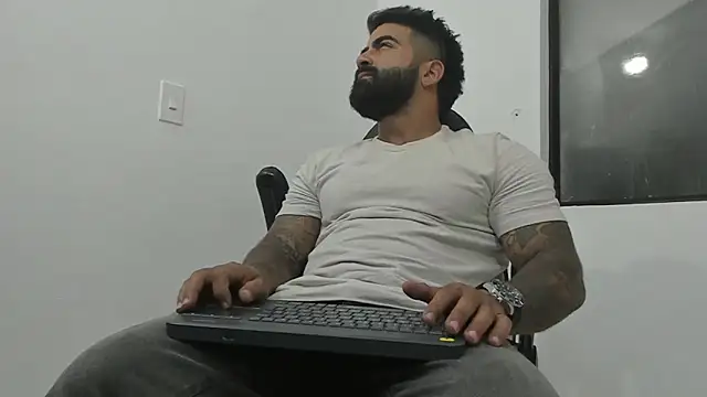 Lyon vach online show from 02/23/25, 02:18