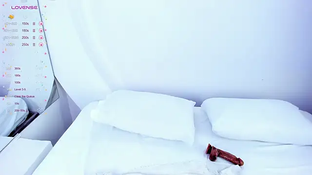 NanaOsaky online show from 03/10/25, 03:52