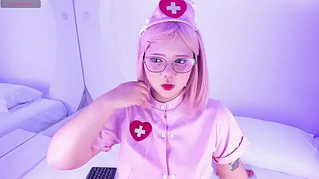 NanaOsaky online show from 09/12/25, 11:54