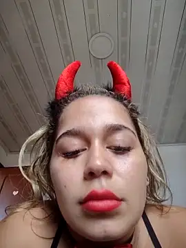 LaurenWelly  online show from 11/20/25, 06:07